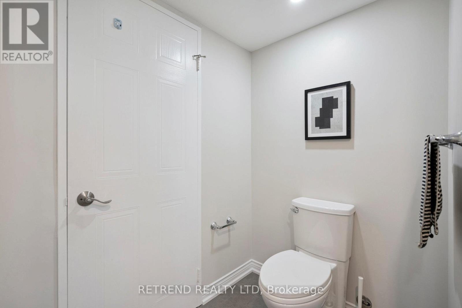 826 - 32 Clarissa Drive, Richmond Hill, ON - Indoor Photo Showing Bathroom