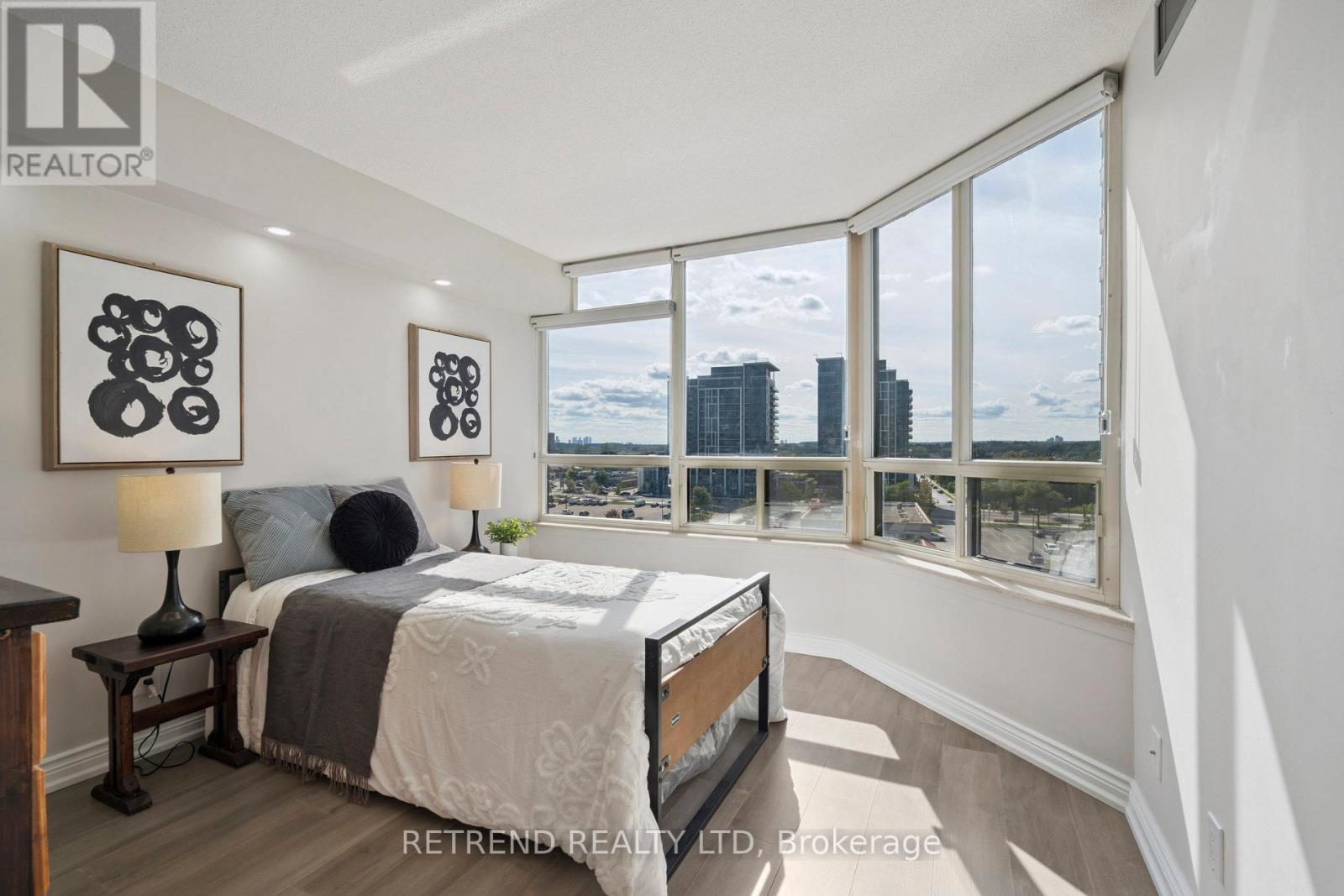 826 - 32 Clarissa Drive, Richmond Hill, ON - Indoor Photo Showing Bedroom