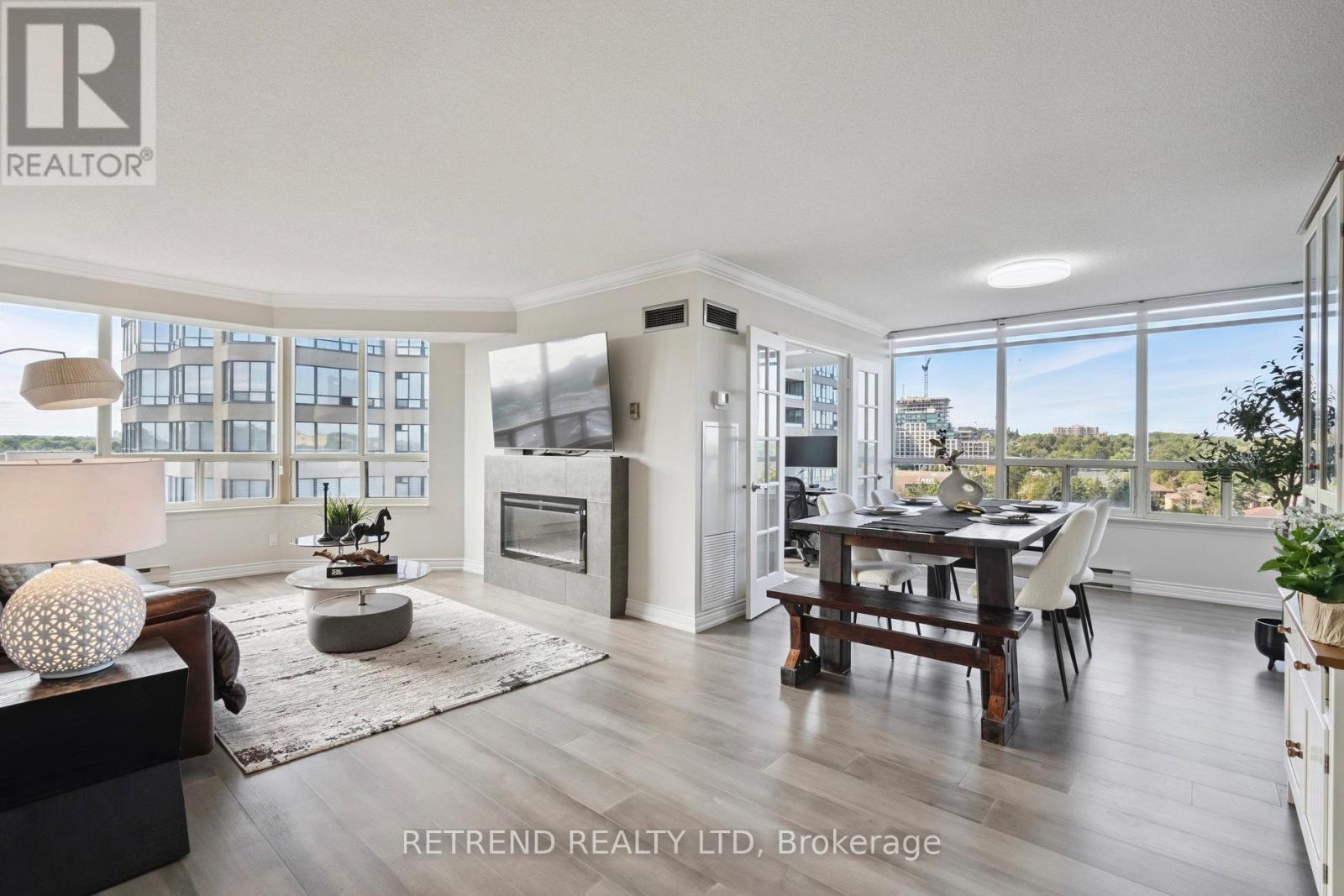 826 - 32 Clarissa Drive, Richmond Hill, ON - Indoor With Fireplace