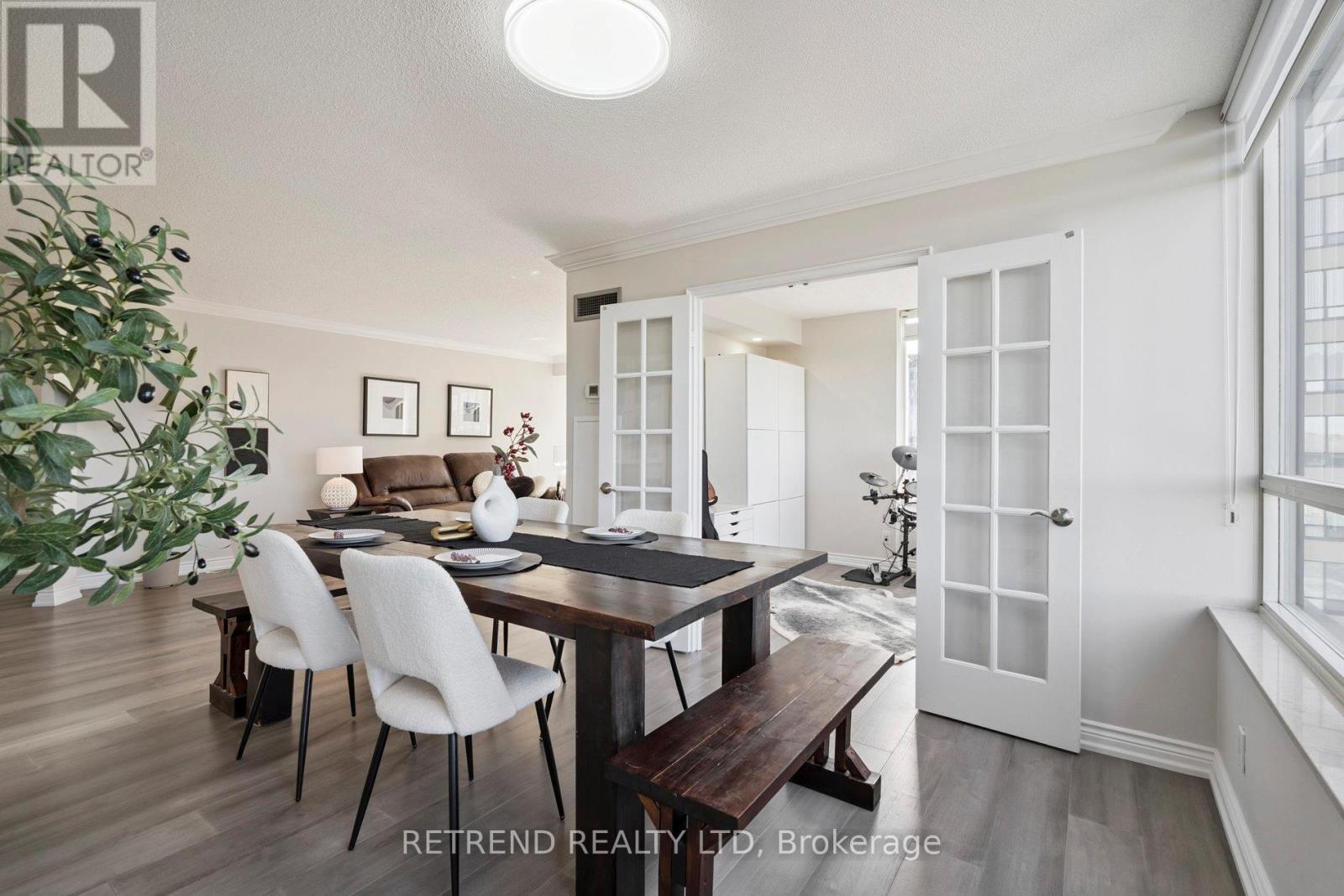 826 - 32 Clarissa Drive, Richmond Hill, ON - Indoor Photo Showing Dining Room