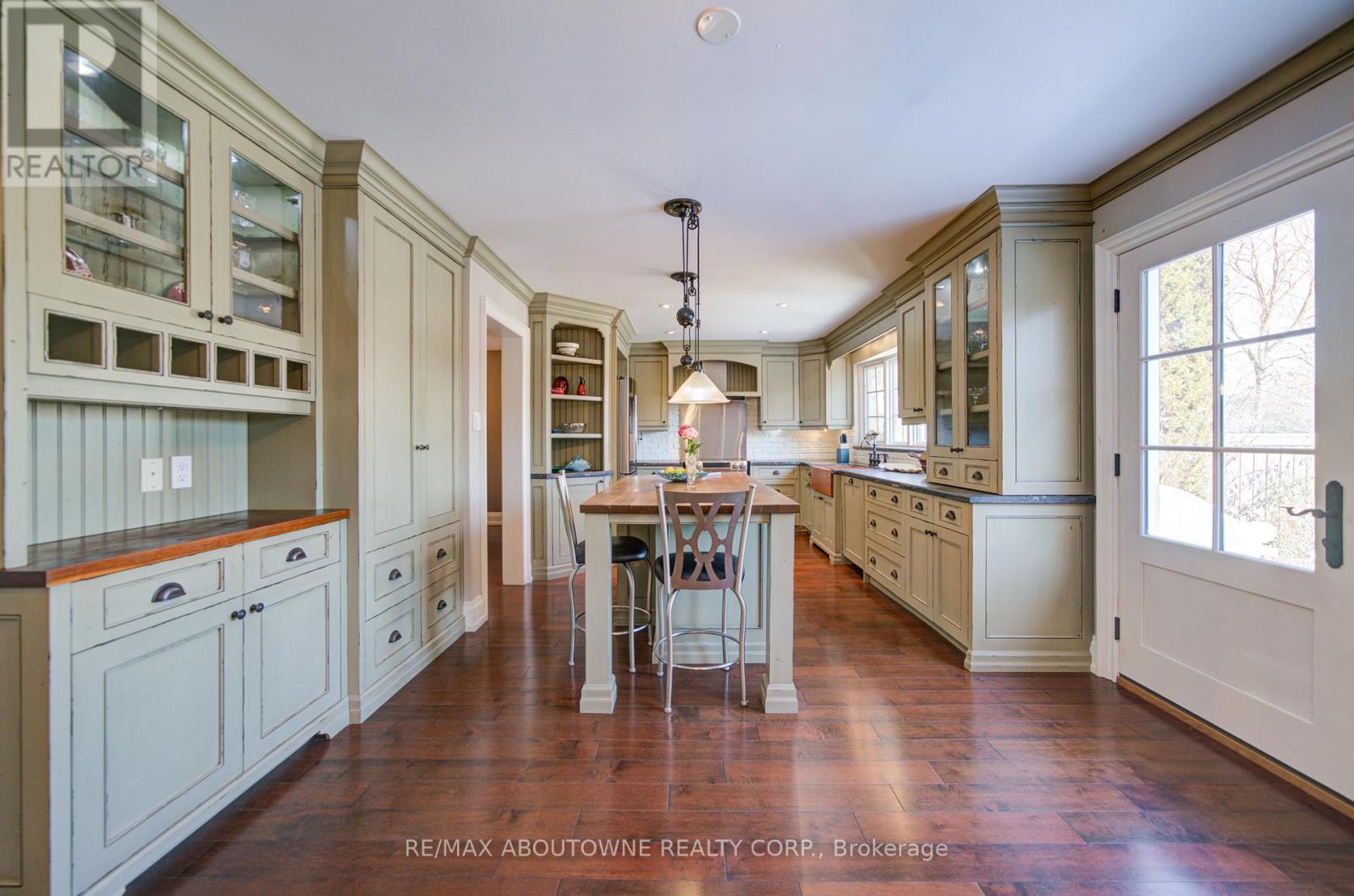 2193 Meadowland Drive, Oakville, ON - Indoor