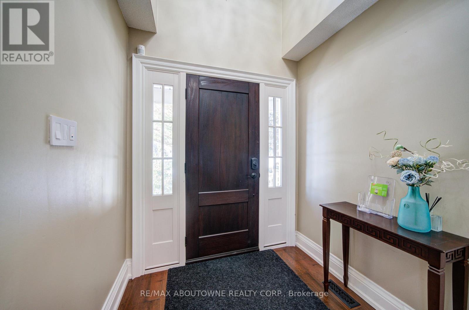 2193 Meadowland Drive, Oakville, ON - Indoor Photo Showing Other Room