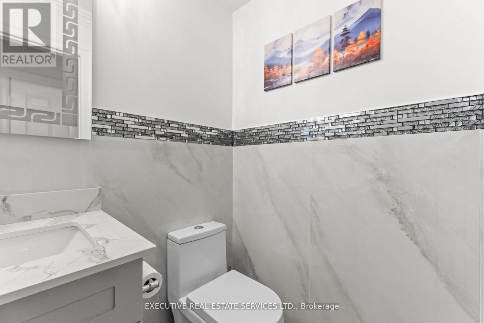7090 Terragar Boulevard, Mississauga, ON - Indoor Photo Showing Bathroom