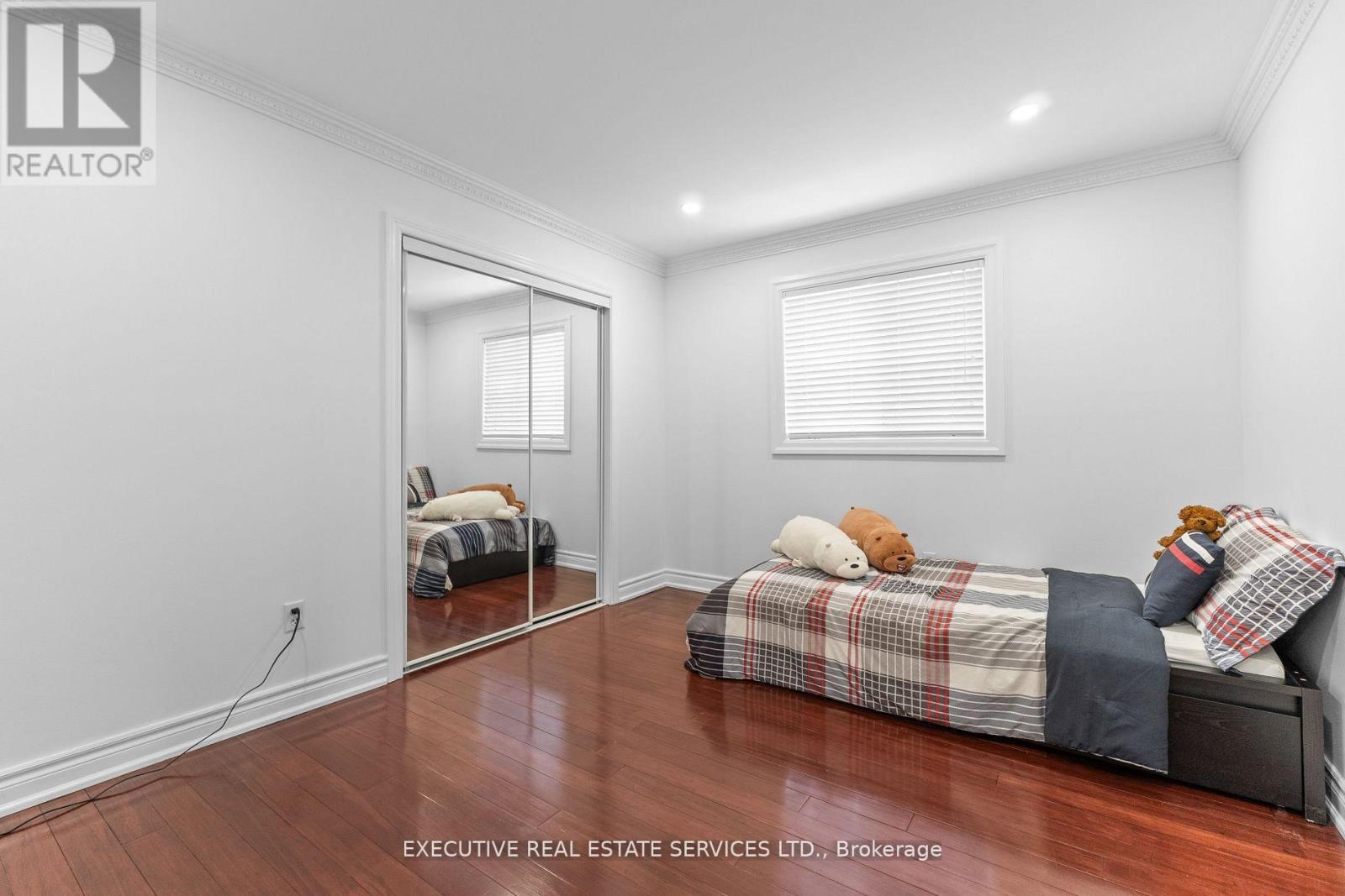 7090 Terragar Boulevard, Mississauga, ON - Indoor Photo Showing Bedroom