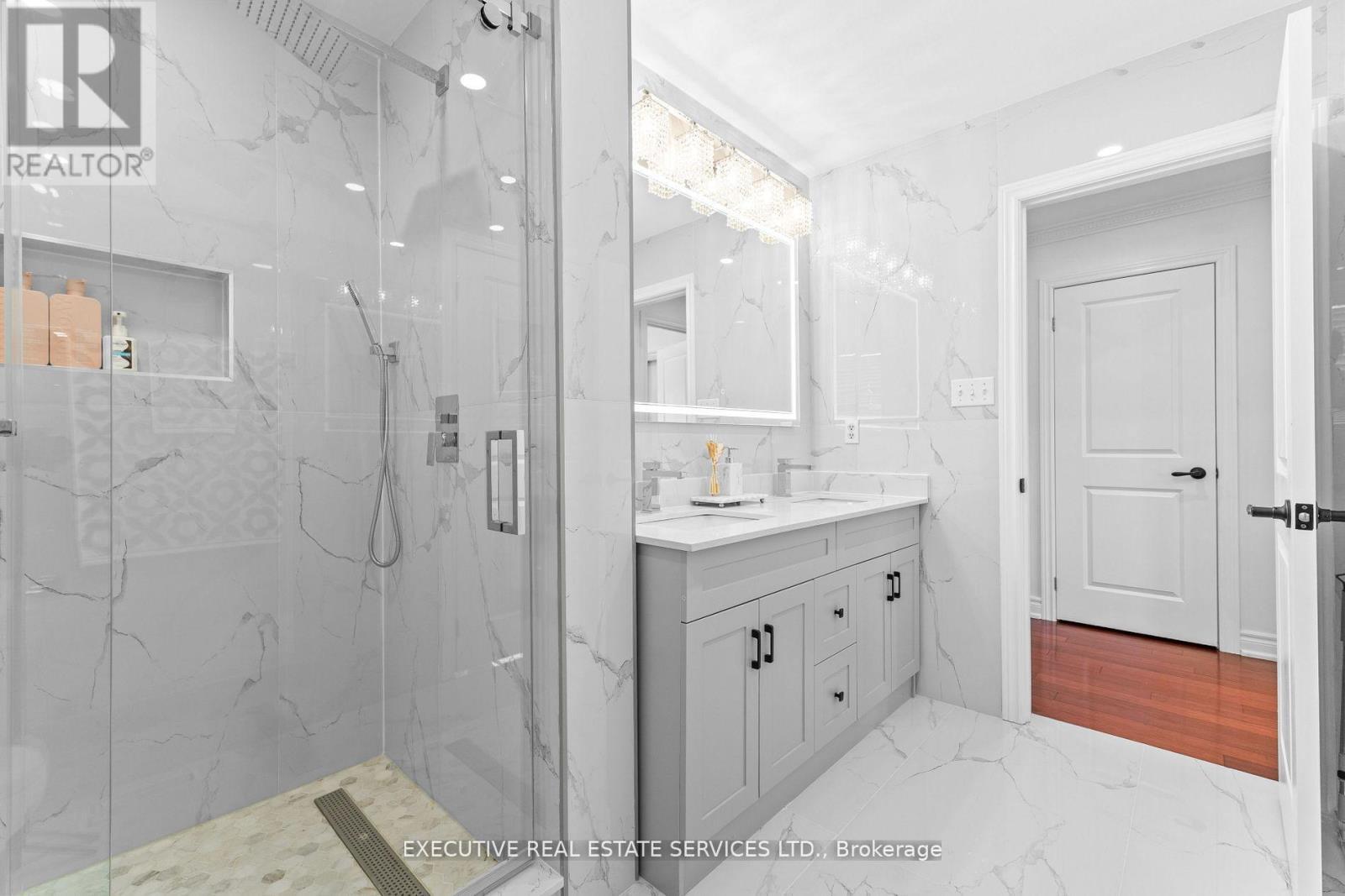 7090 Terragar Boulevard, Mississauga, ON - Indoor Photo Showing Bathroom