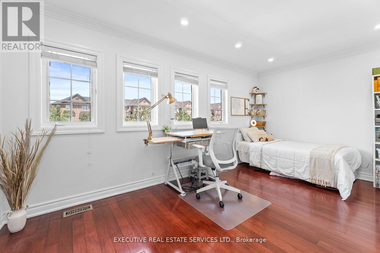 7090 Terragar Boulevard, Mississauga, ON - Indoor Photo Showing Bedroom