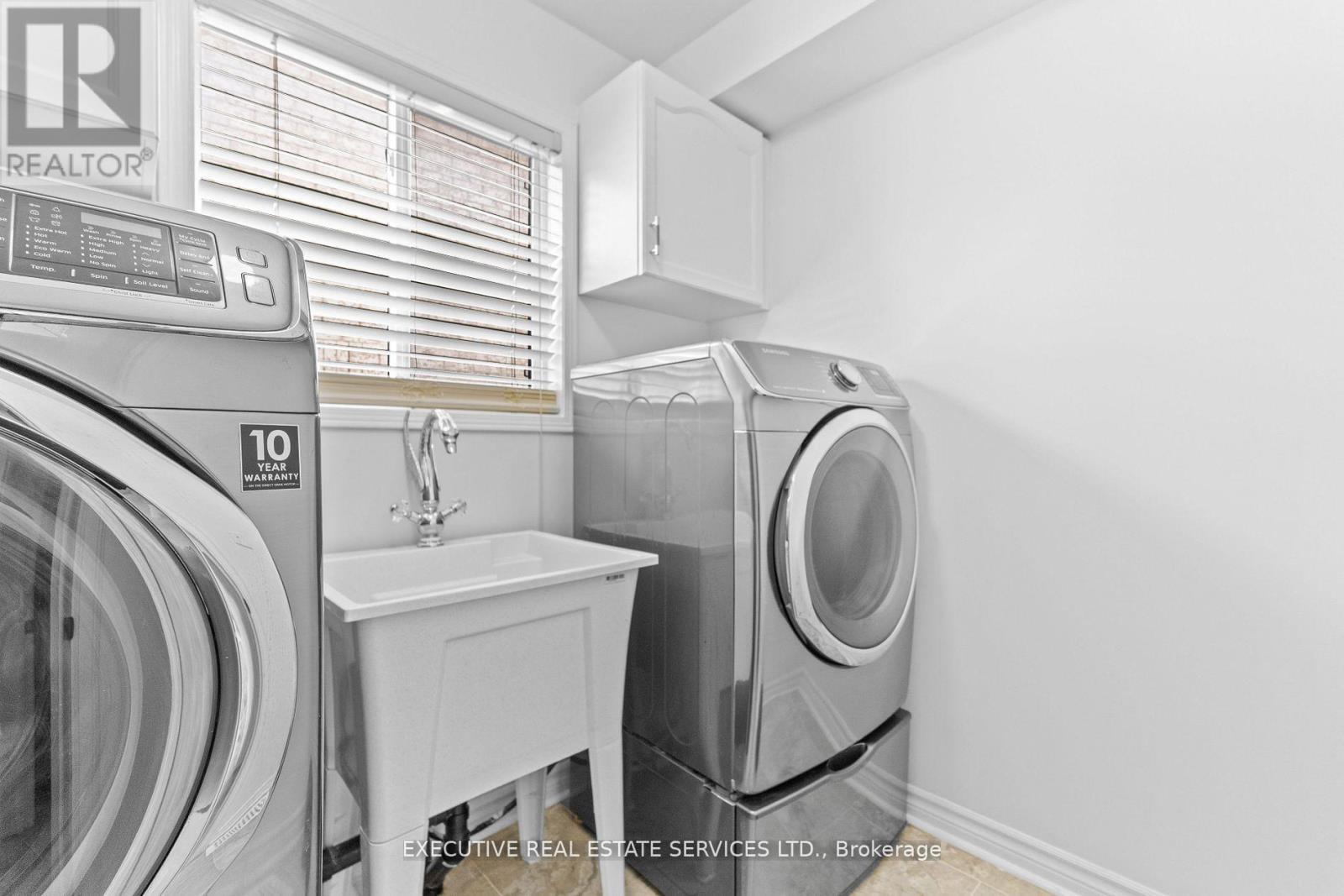 7090 Terragar Boulevard, Mississauga, ON - Indoor Photo Showing Laundry Room