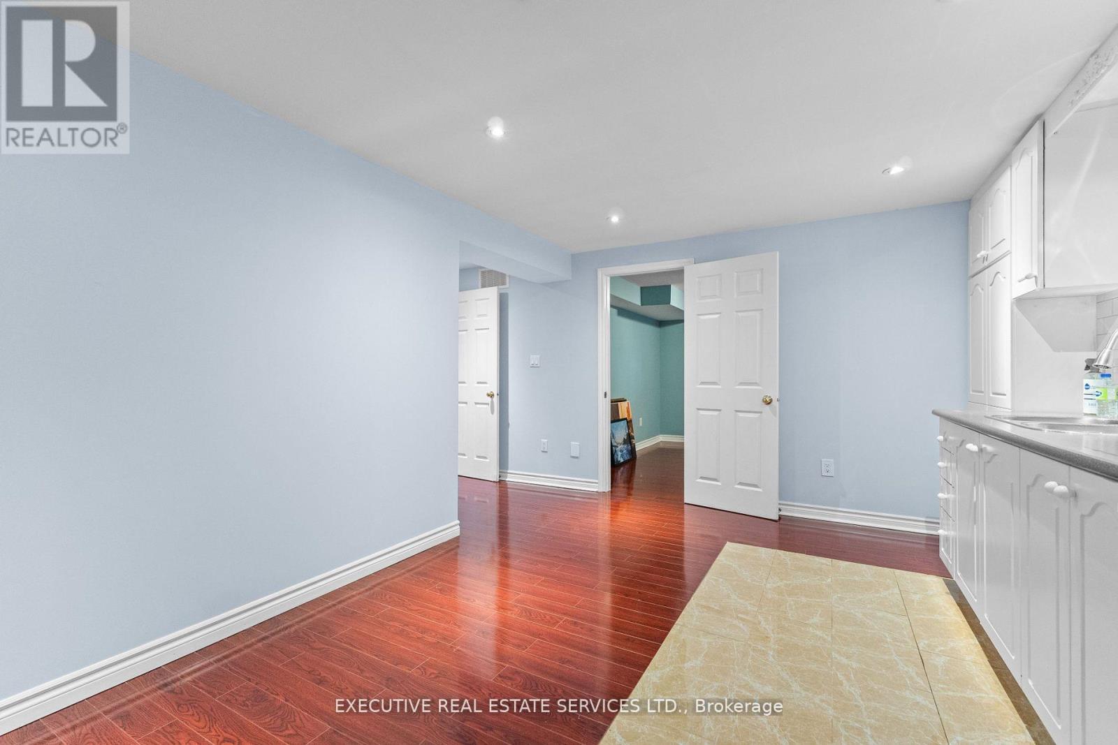 7090 Terragar Boulevard, Mississauga, ON - Indoor