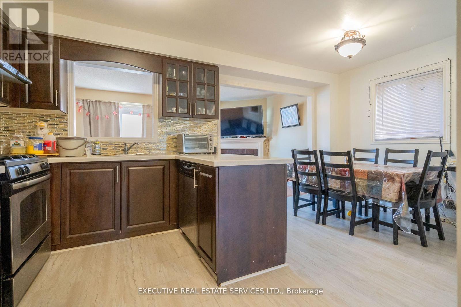 3873 Densbury Drive, Mississauga, ON - Indoor