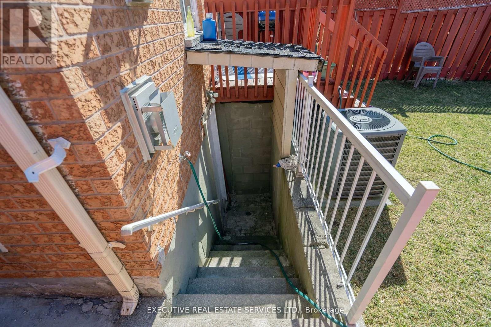 3873 Densbury Drive, Mississauga, ON -