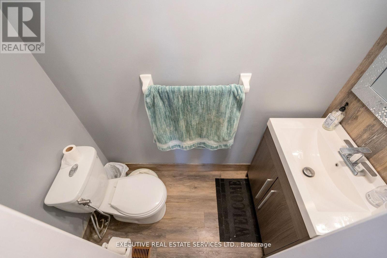 3873 Densbury Drive, Mississauga, ON - Indoor Photo Showing Bathroom