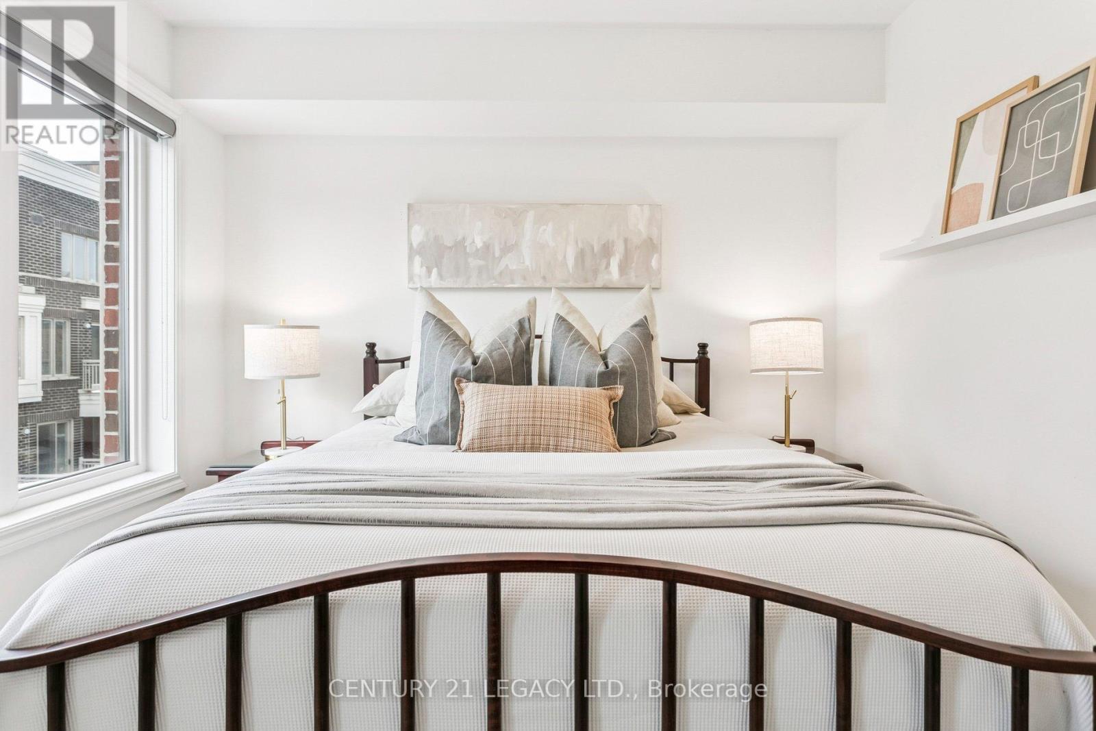 2 - 80 Eastwood Park Gardens, Toronto, ON - Indoor Photo Showing Bedroom