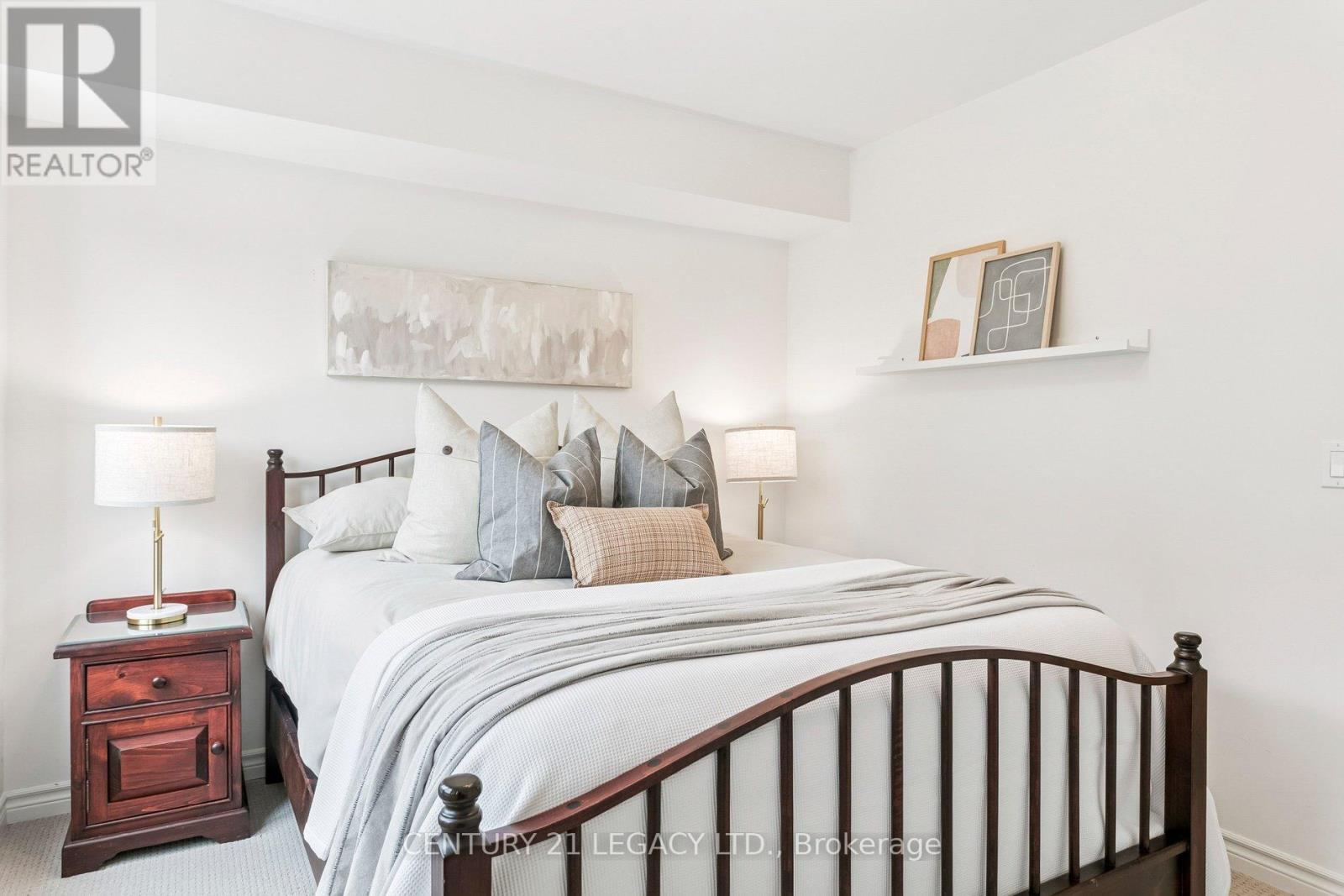 2 - 80 Eastwood Park Gardens, Toronto, ON - Indoor Photo Showing Bedroom