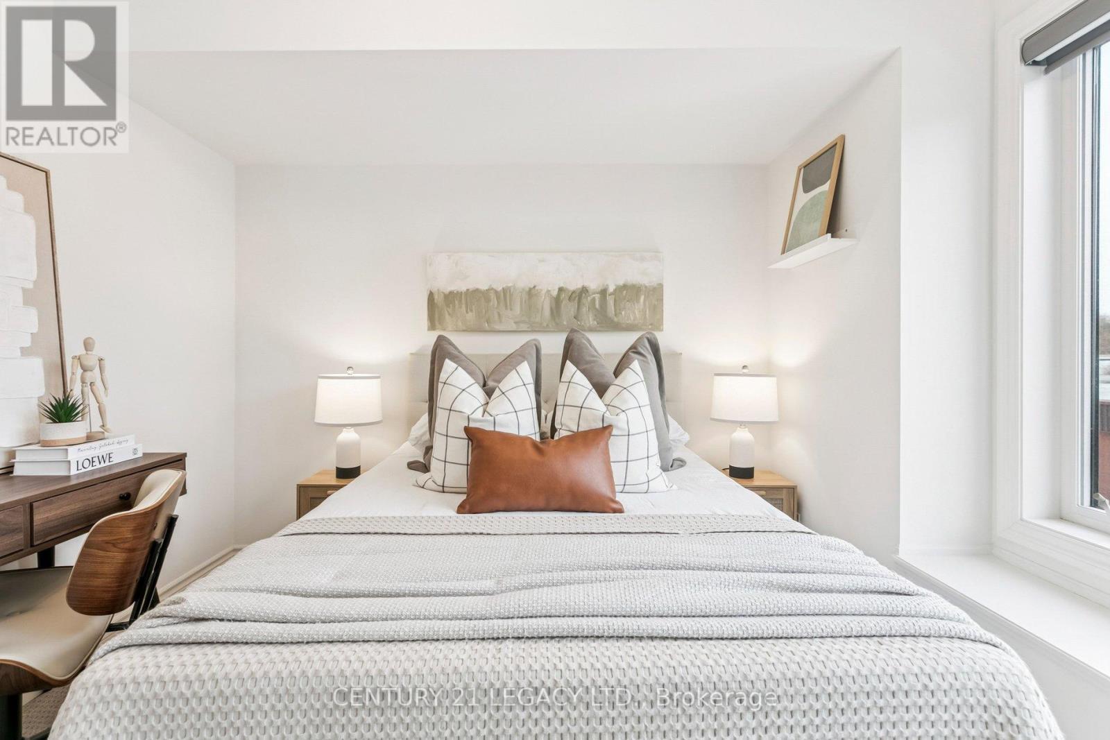 2 - 80 Eastwood Park Gardens, Toronto, ON - Indoor Photo Showing Bedroom