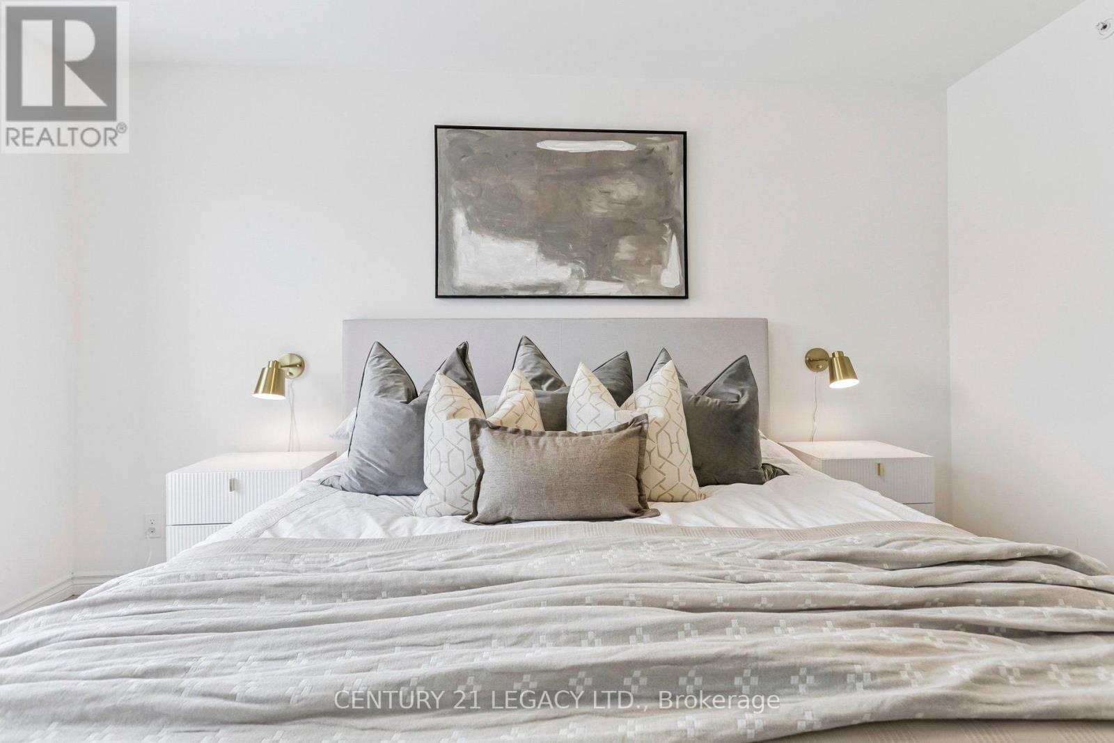 2 - 80 Eastwood Park Gardens, Toronto, ON - Indoor Photo Showing Bedroom