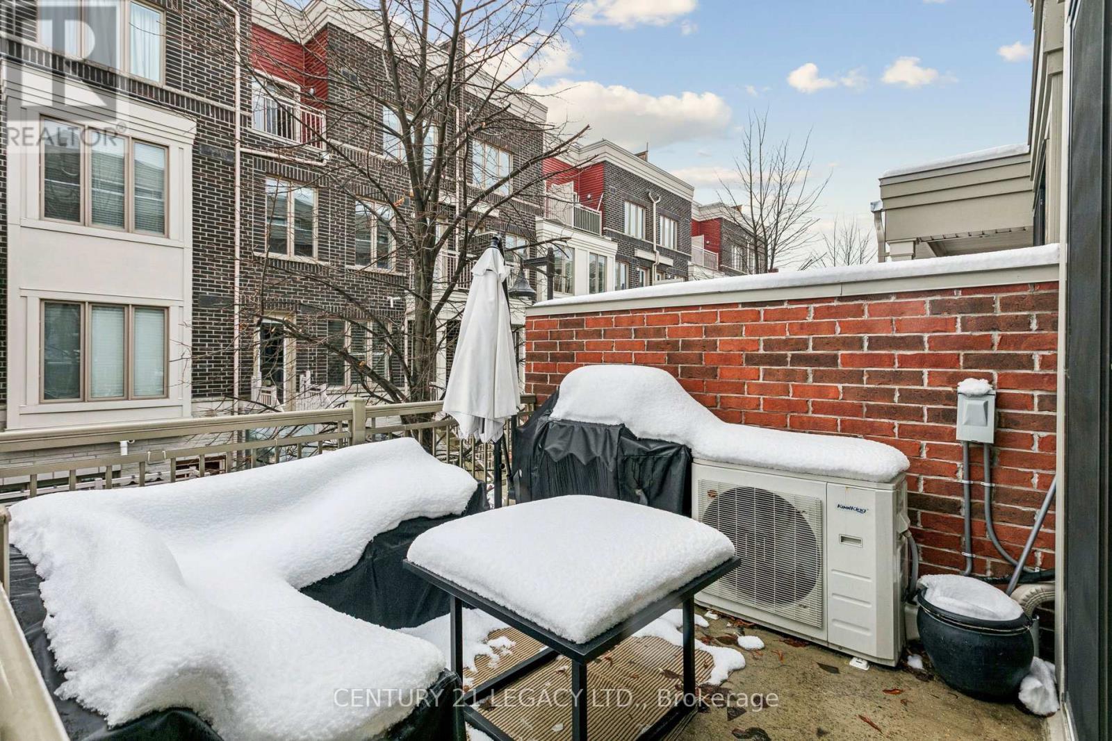 Outdoor private Terrace w/BBQ space - 2 - 80 Eastwood Park Gardens, Toronto, ON - Outdoor With Exterior