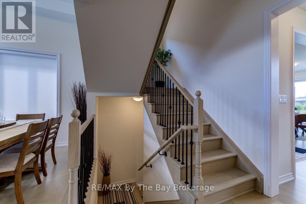 33 Nicort Road, Wasaga Beach, ON - Indoor Photo Showing Other Room