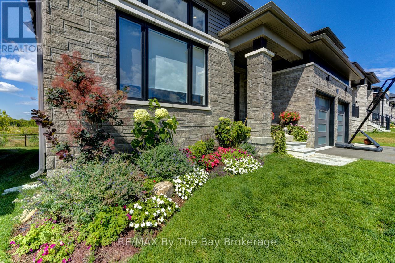 33 Nicort Road, Wasaga Beach, ON - Outdoor