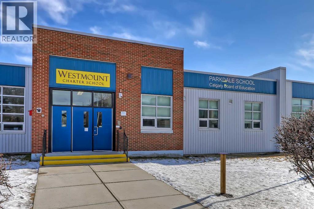 2716 3 Avenue Nw, Calgary, AB - Outdoor