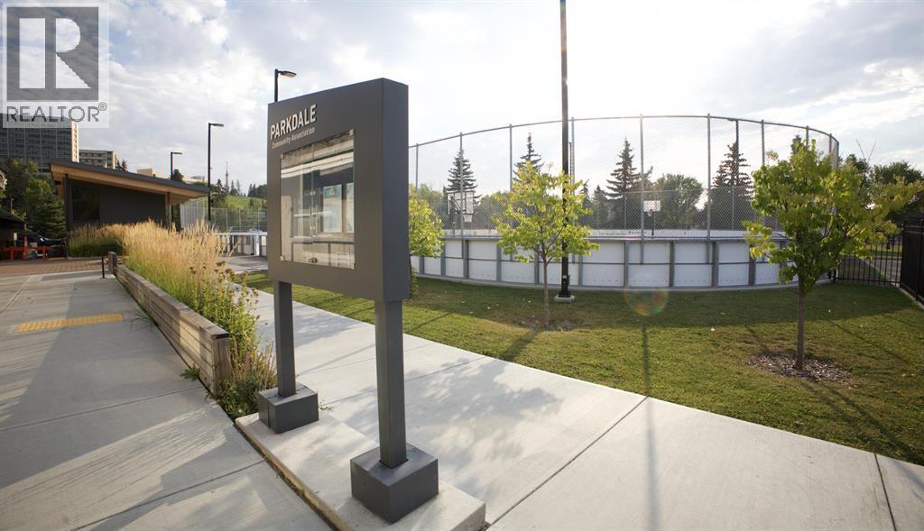 2716 3 Avenue Nw, Calgary, AB - Outdoor