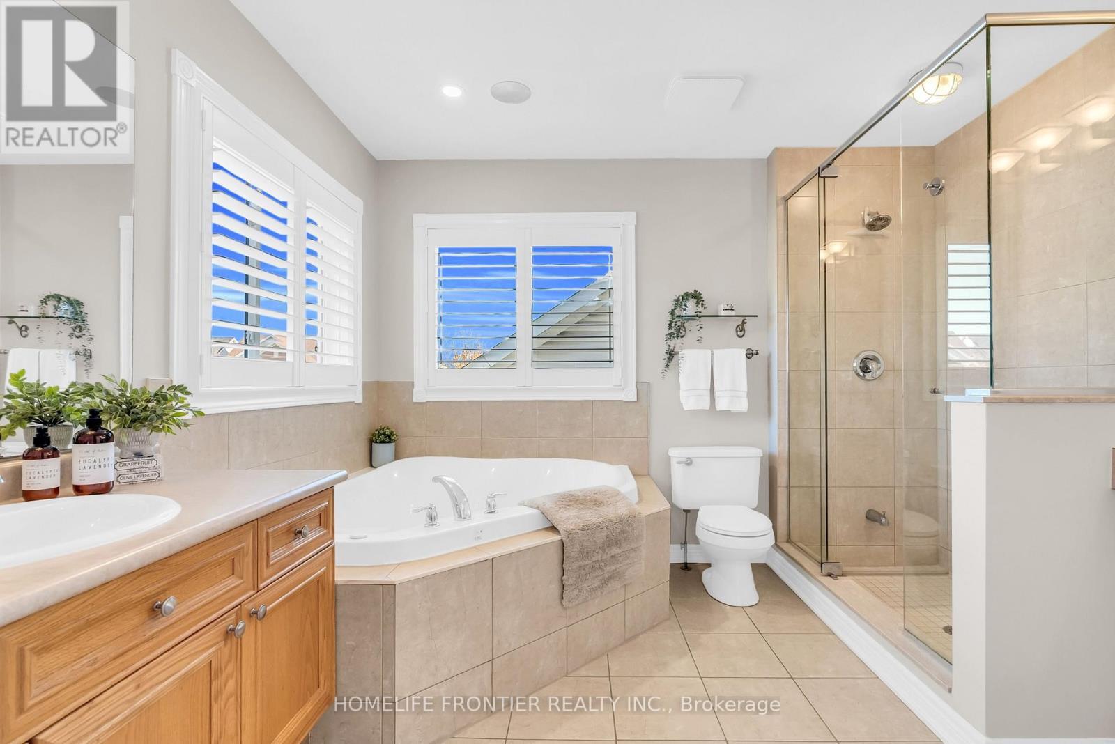 73 Kenilworth Crescent, Whitby, ON - Indoor Photo Showing Bathroom