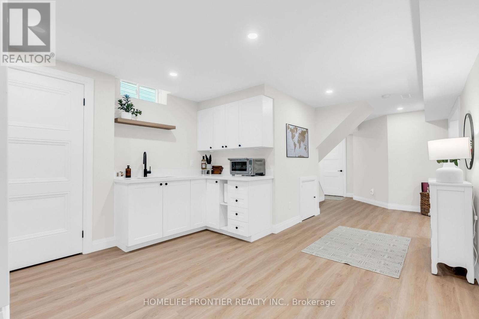 73 Kenilworth Crescent, Whitby, ON - Indoor