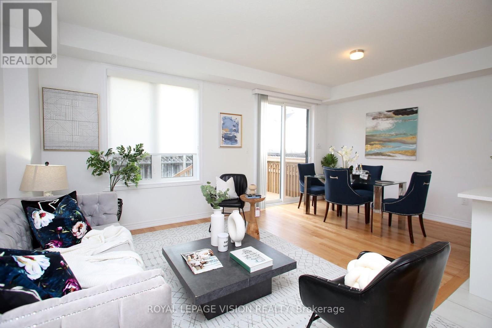 21 Sorbara Way, Whitby, ON - Indoor Photo Showing Living Room