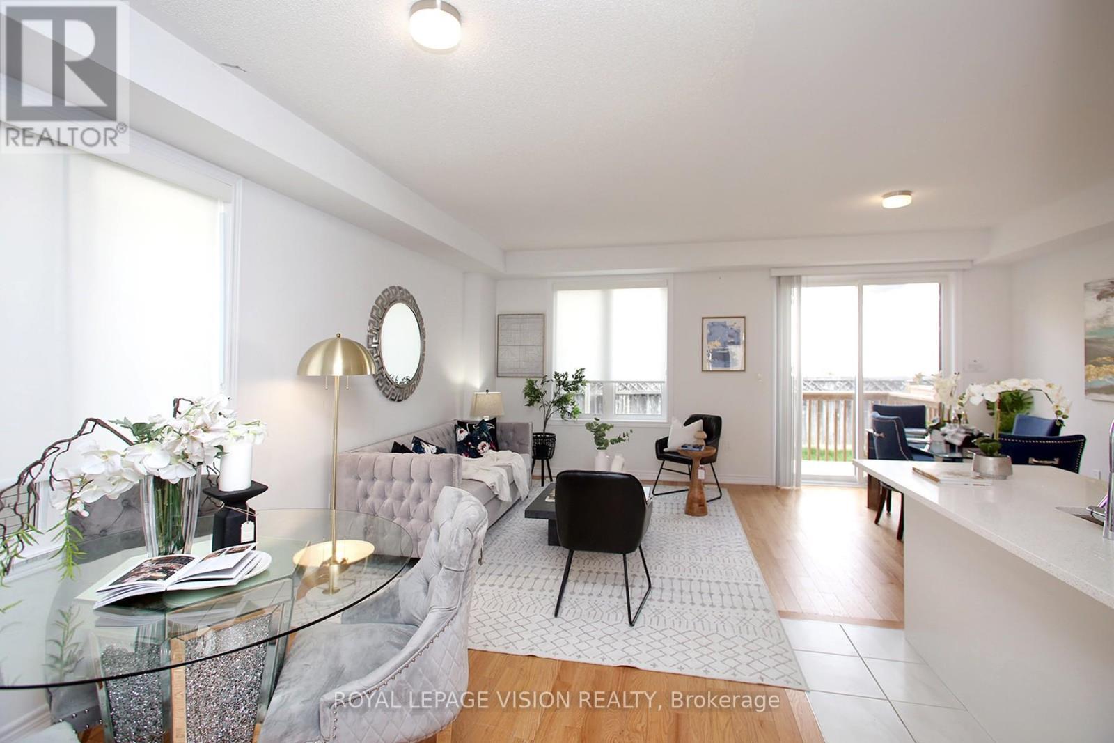 21 Sorbara Way, Whitby, ON - Indoor