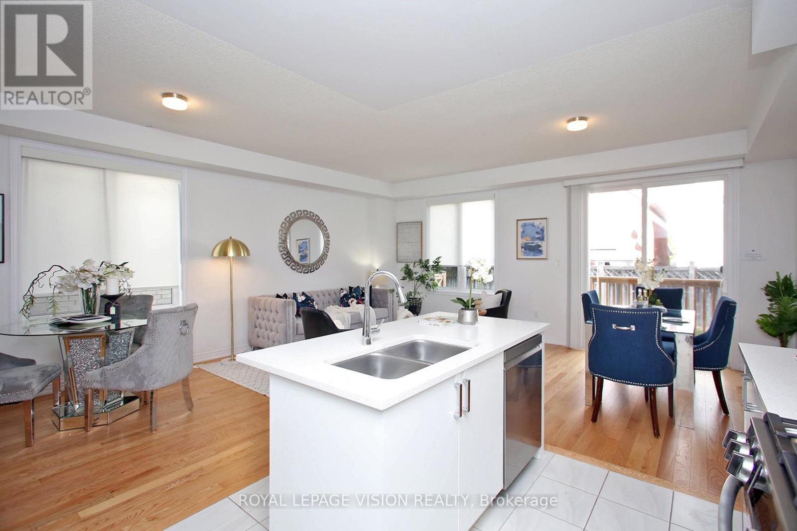 21 Sorbara Way, Whitby, ON - Indoor