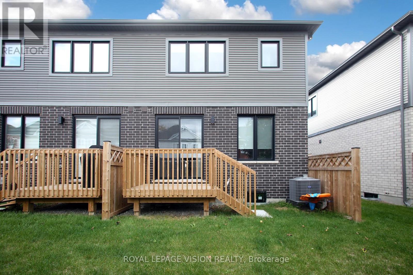 21 Sorbara Way, Whitby, ON - Outdoor With Deck Patio Veranda With Exterior