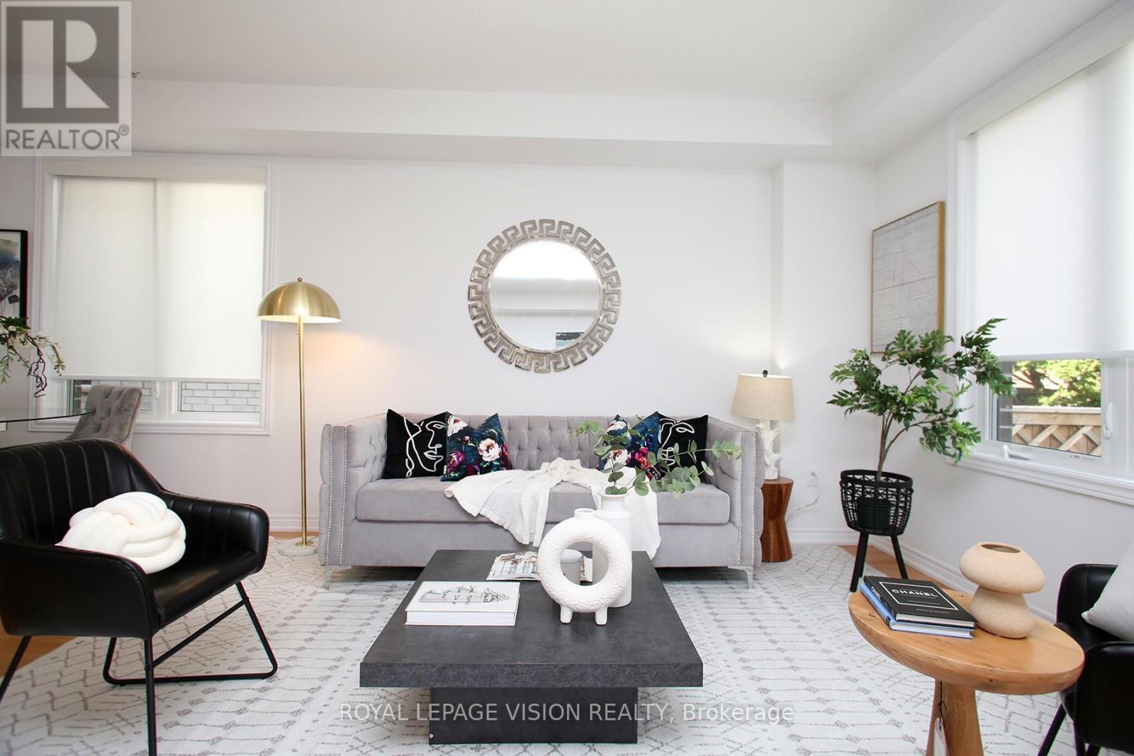 21 Sorbara Way, Whitby, ON - Indoor Photo Showing Living Room