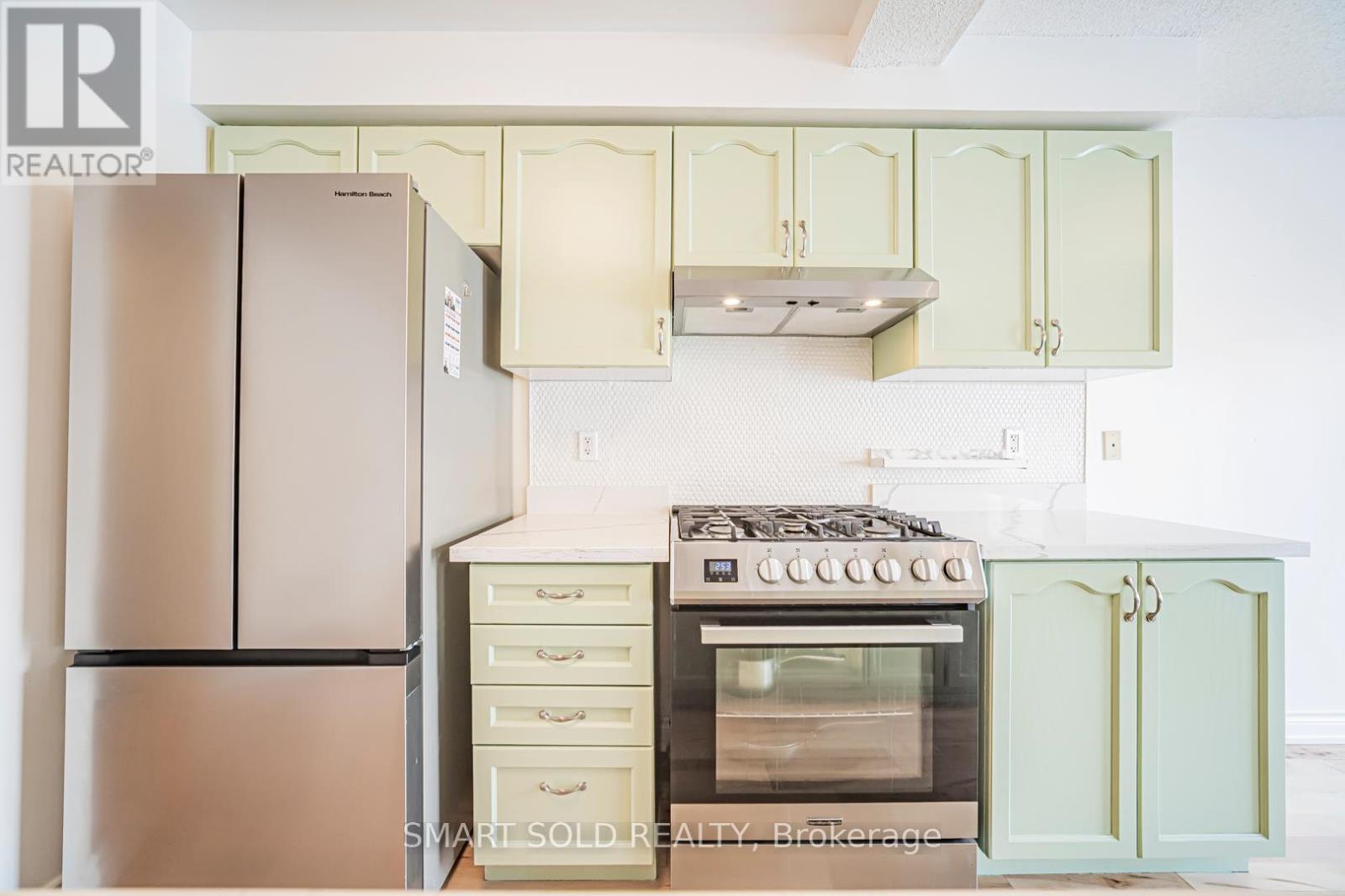 28 Tara Crescent, Markham, ON - Indoor Photo Showing Kitchen