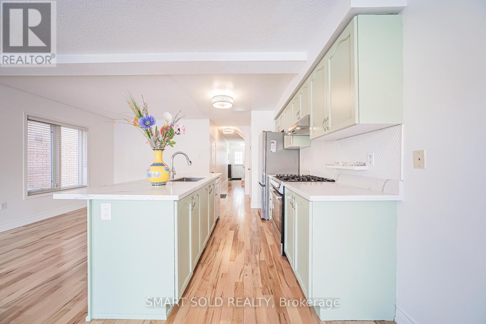 28 Tara Crescent, Markham, ON - Indoor Photo Showing Kitchen