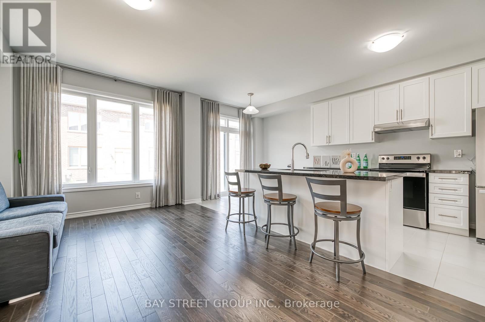 32 Jessica Antonella Street, Markham, ON - Indoor Photo Showing Kitchen With Stainless Steel Kitchen With Upgraded Kitchen