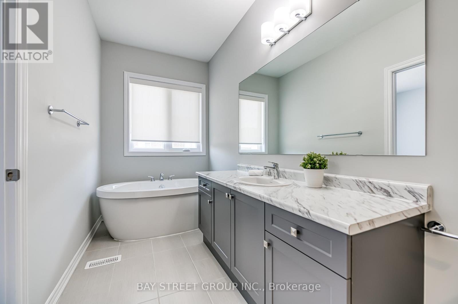 32 Jessica Antonella Street, Markham, ON - Indoor Photo Showing Bathroom