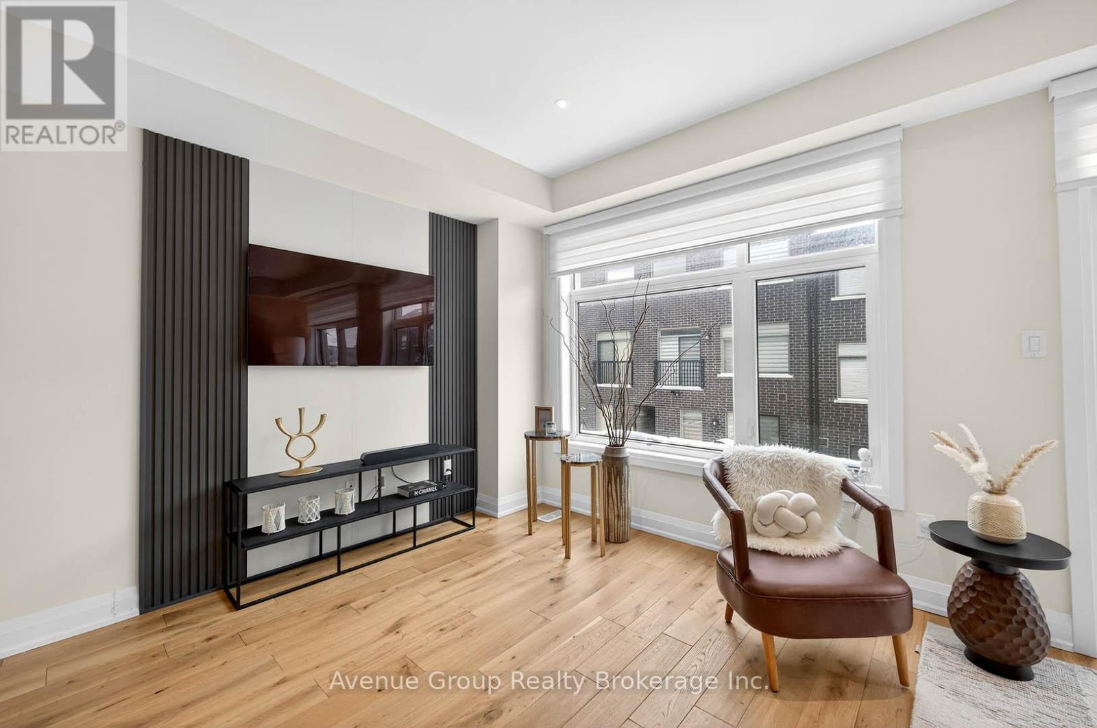 919 Isaac Phillips Way, Newmarket, ON - Indoor