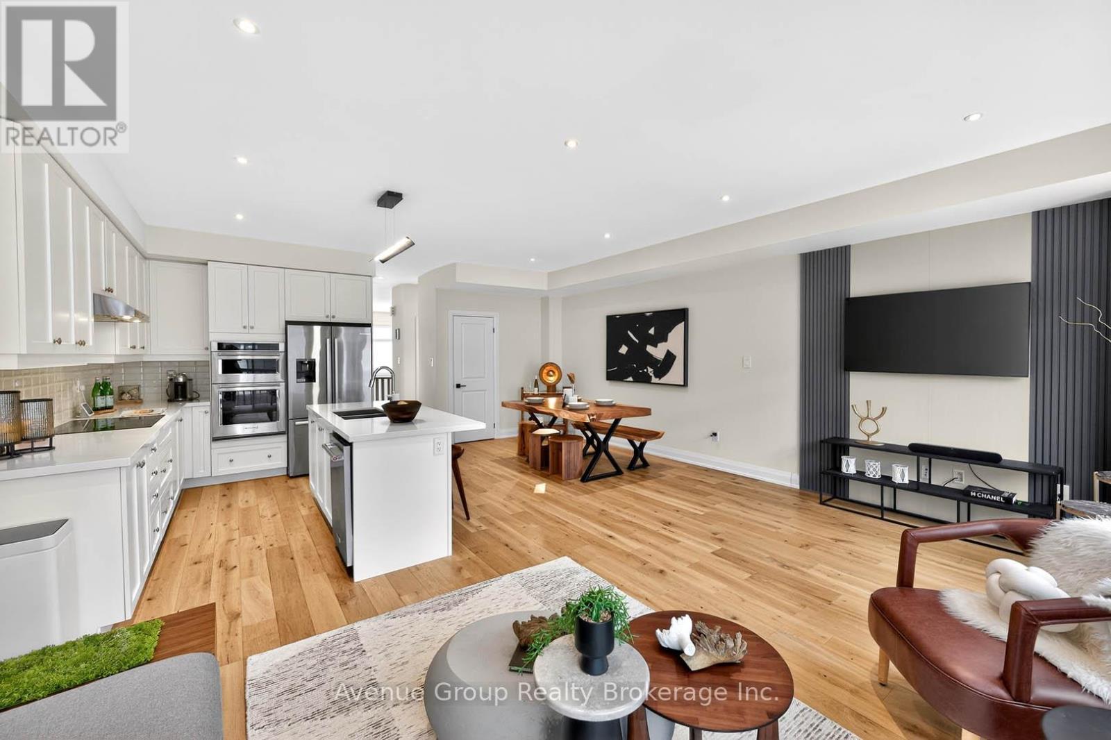 919 Isaac Phillips Way, Newmarket, ON - Indoor