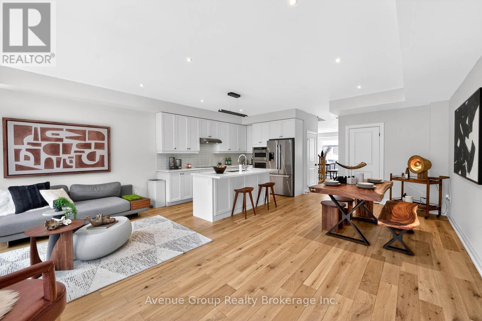 919 Isaac Phillips Way, Newmarket, ON - Indoor