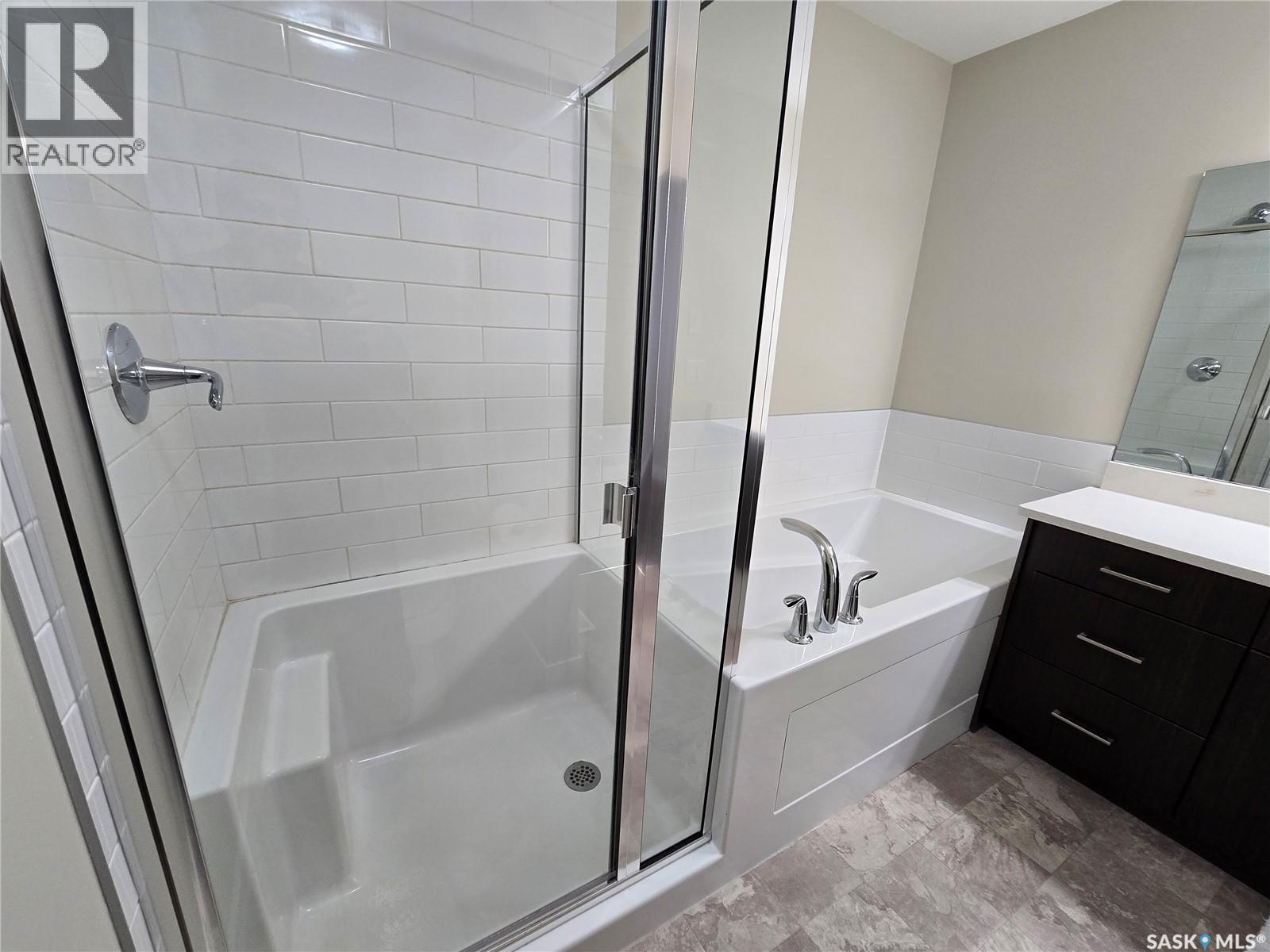 127 315 Dickson Crescent, Saskatoon, SK - Indoor Photo Showing Bathroom