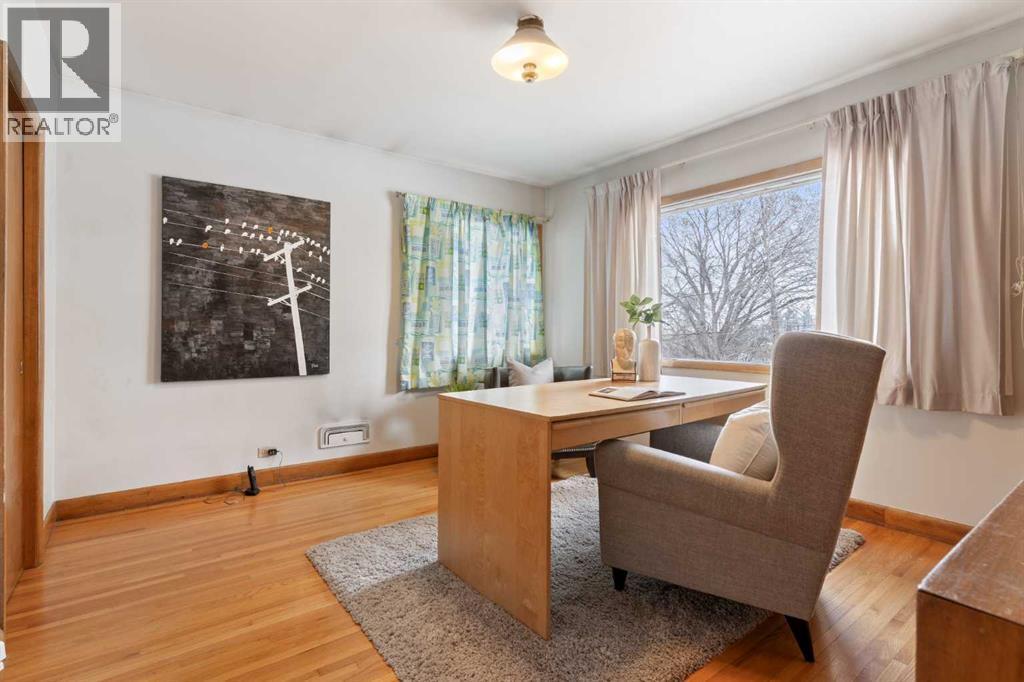 1738 Suffolk Street Sw, Calgary, AB - Indoor Photo Showing Office