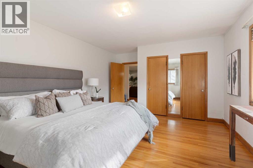 1738 Suffolk Street Sw, Calgary, AB - Indoor Photo Showing Bedroom
