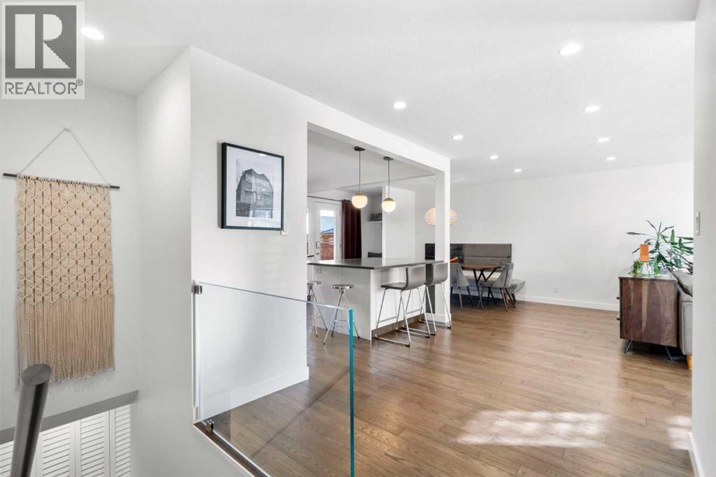 3332 Caribou Drive Nw, Calgary, AB - Indoor Photo Showing Other Room