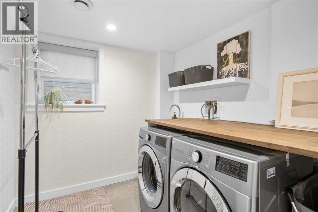 3332 Caribou Drive Nw, Calgary, AB - Indoor Photo Showing Laundry Room