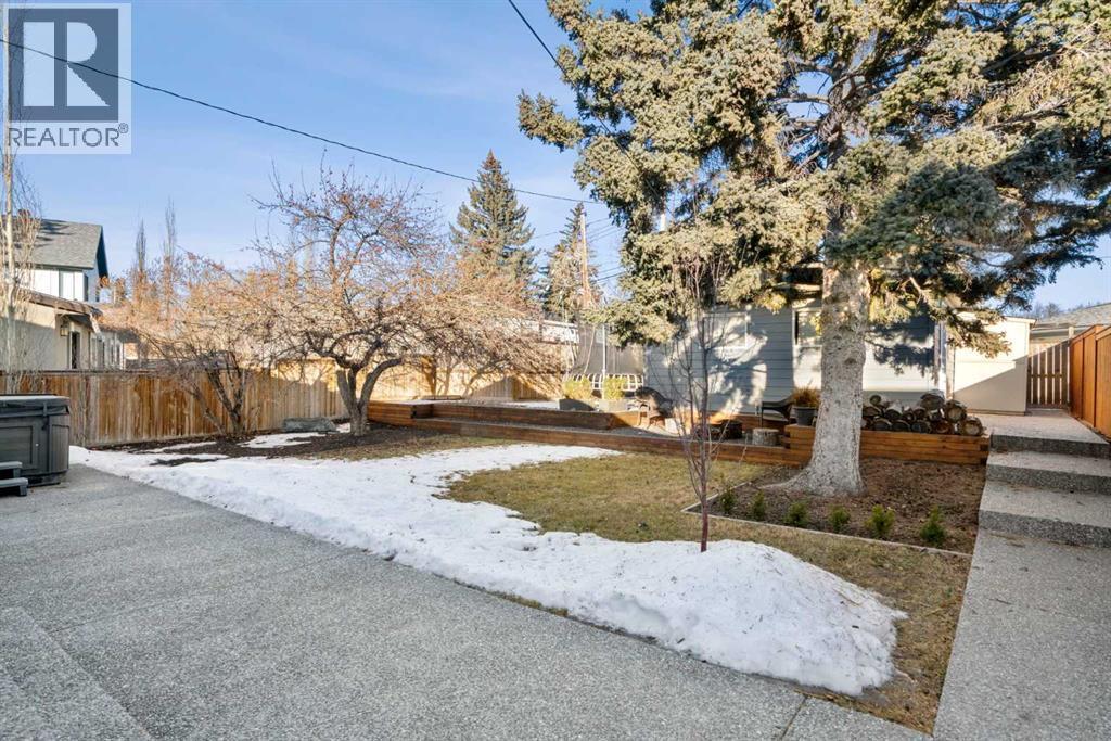 3332 Caribou Drive Nw, Calgary, AB - Outdoor