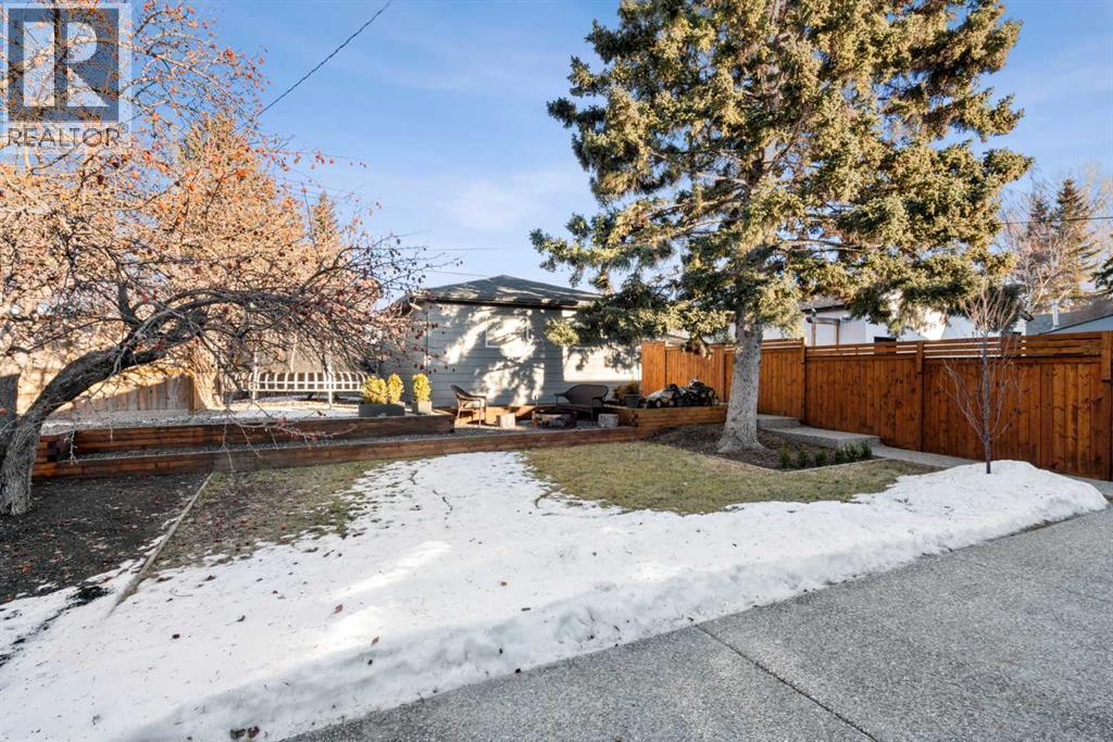 3332 Caribou Drive Nw, Calgary, AB - Outdoor