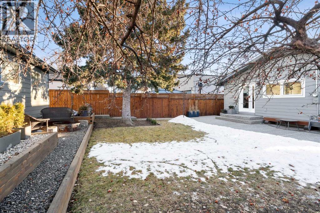 3332 Caribou Drive Nw, Calgary, AB - Outdoor