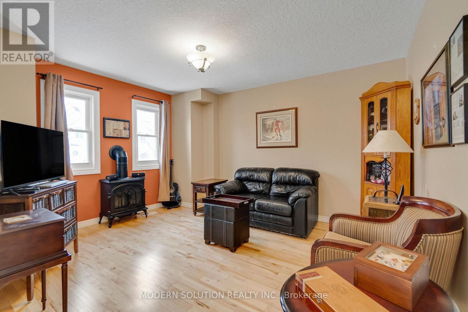 187 Milne Place, Guelph/Eramosa, ON - Indoor Photo Showing Living Room
