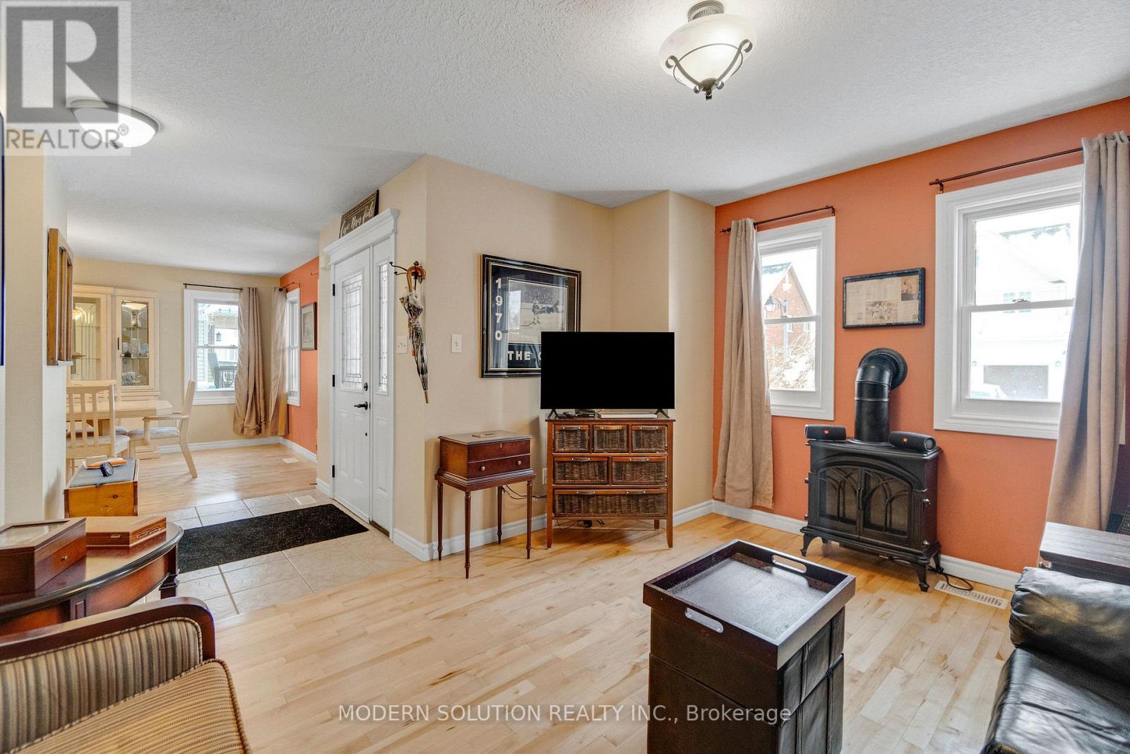 187 Milne Place, Guelph/Eramosa, ON - Indoor Photo Showing Living Room
