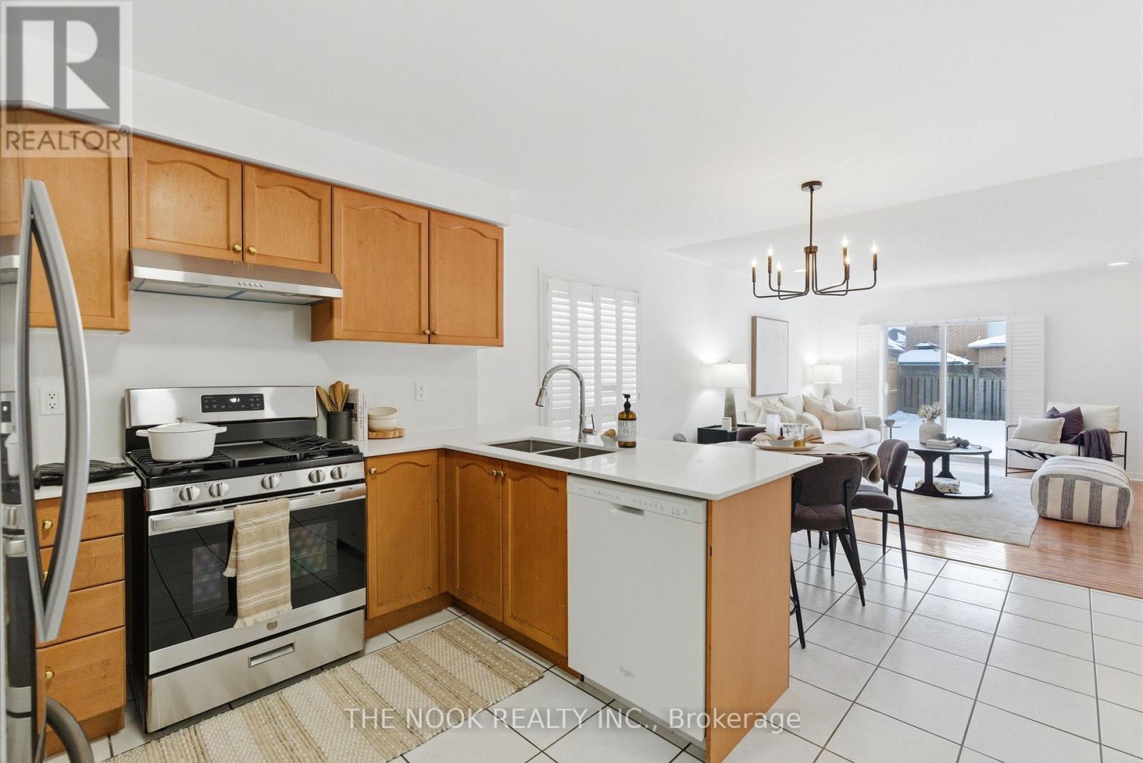 9 James Rowe Drive, Whitby (Williamsburg), ON - Indoor Photo Showing Kitchen With Double Sink