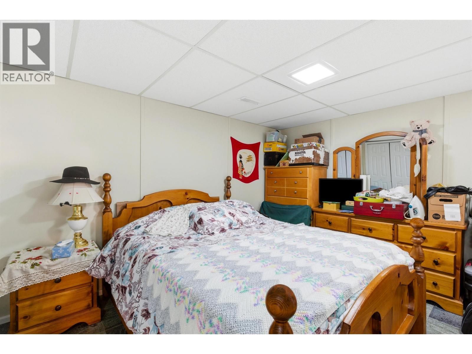 2549 Rose Drive, 150 Mile House, BC - Indoor Photo Showing Bedroom